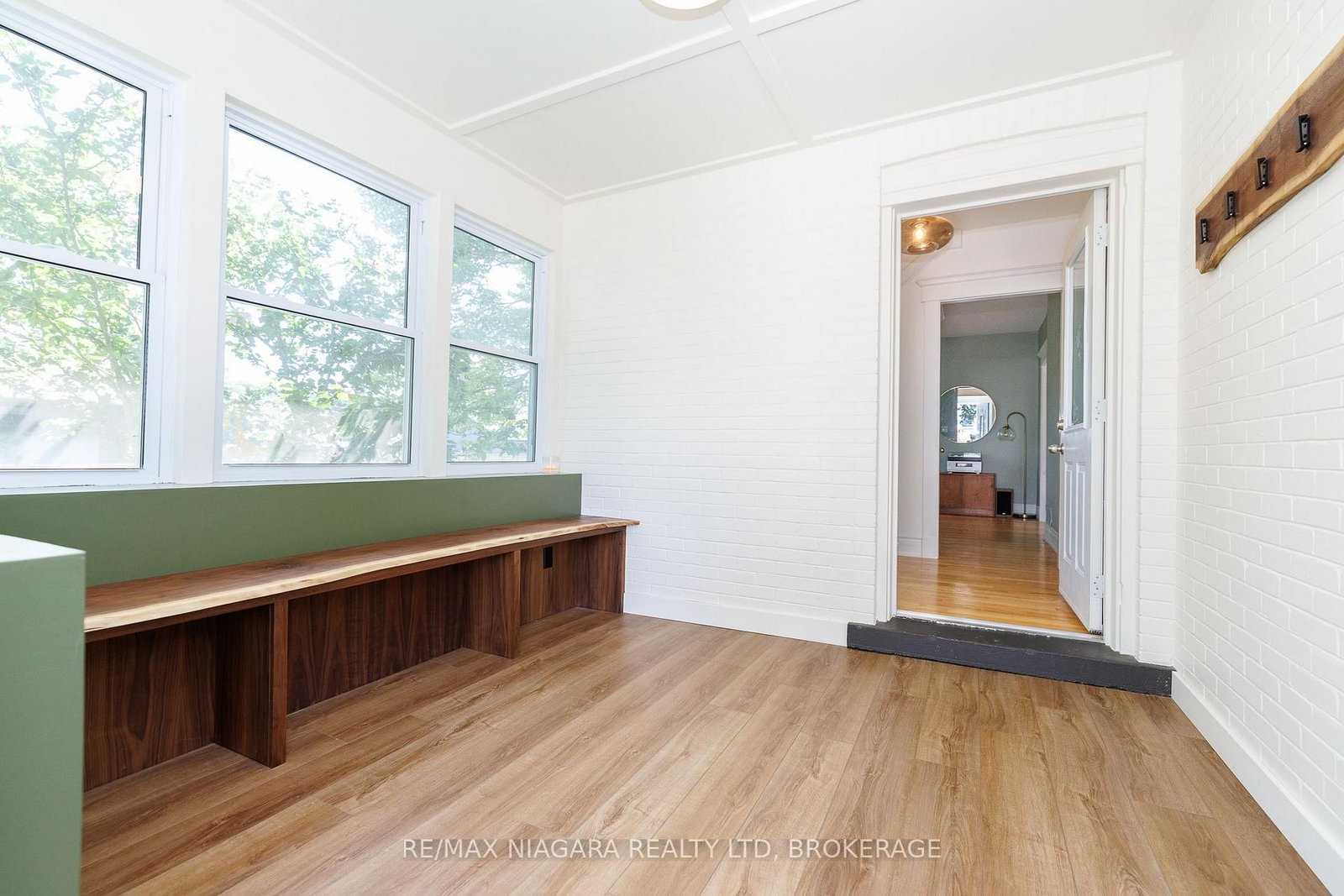 164 Kent Street • Port Colborne, ON photo 4