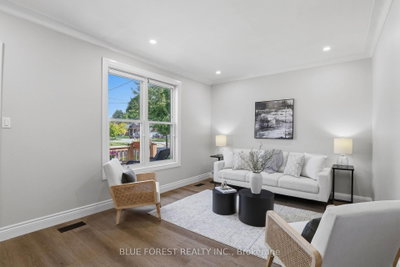 35 Mackay Avenue • London South, ON photo 8