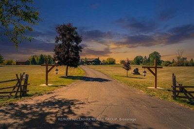 2185 Old Second Line Road • Ottawa, ON photo 2
