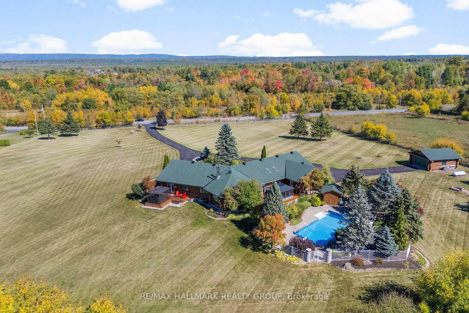 2185 Old Second Line Road • Ottawa, ON photo 3