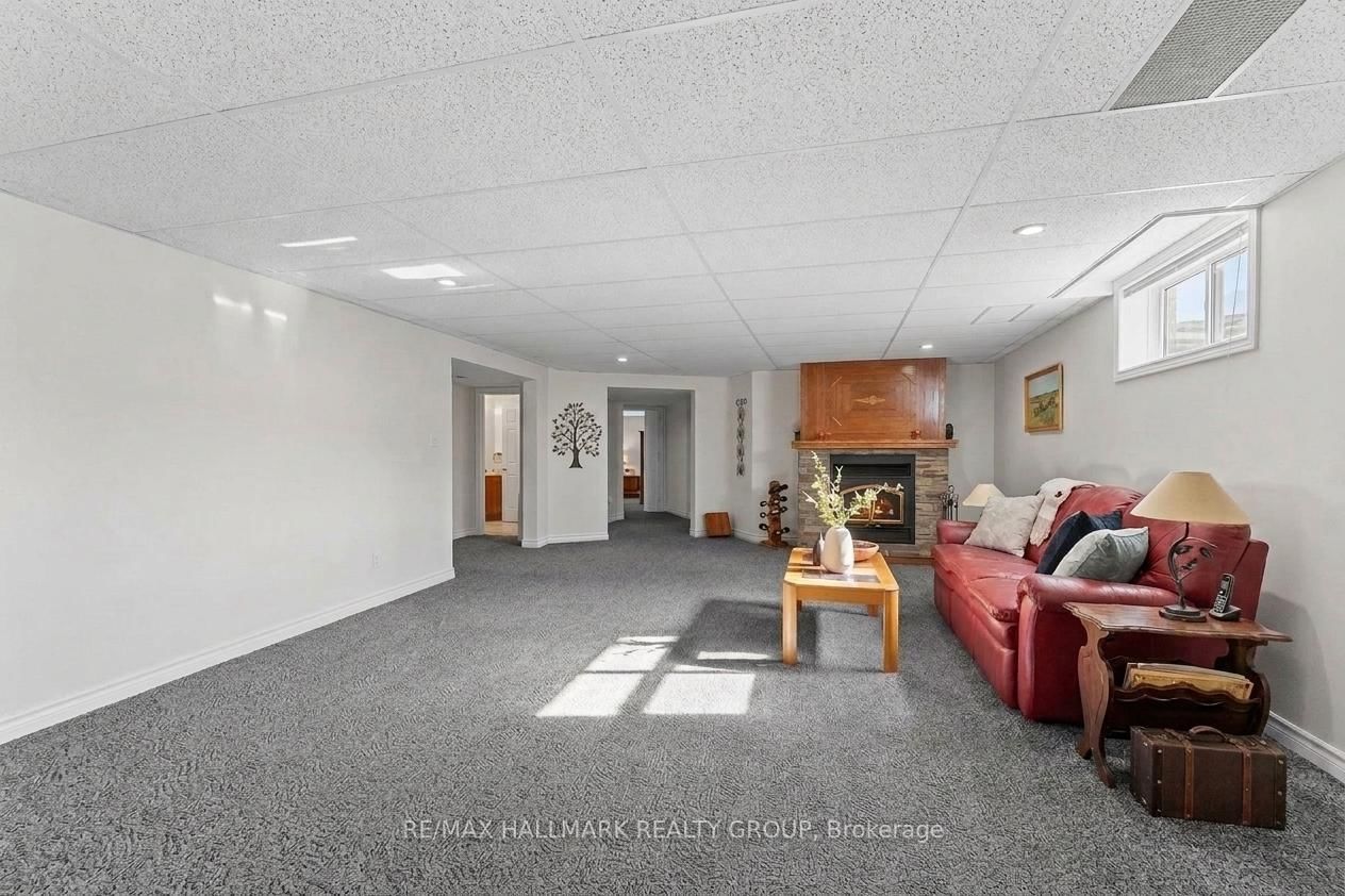 2185 Old Second Line Road • Ottawa, ON photo 37