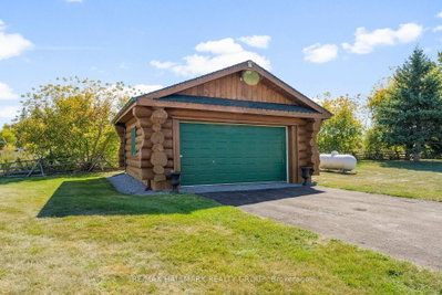 2185 Old Second Line Road • Ottawa, ON photo 6