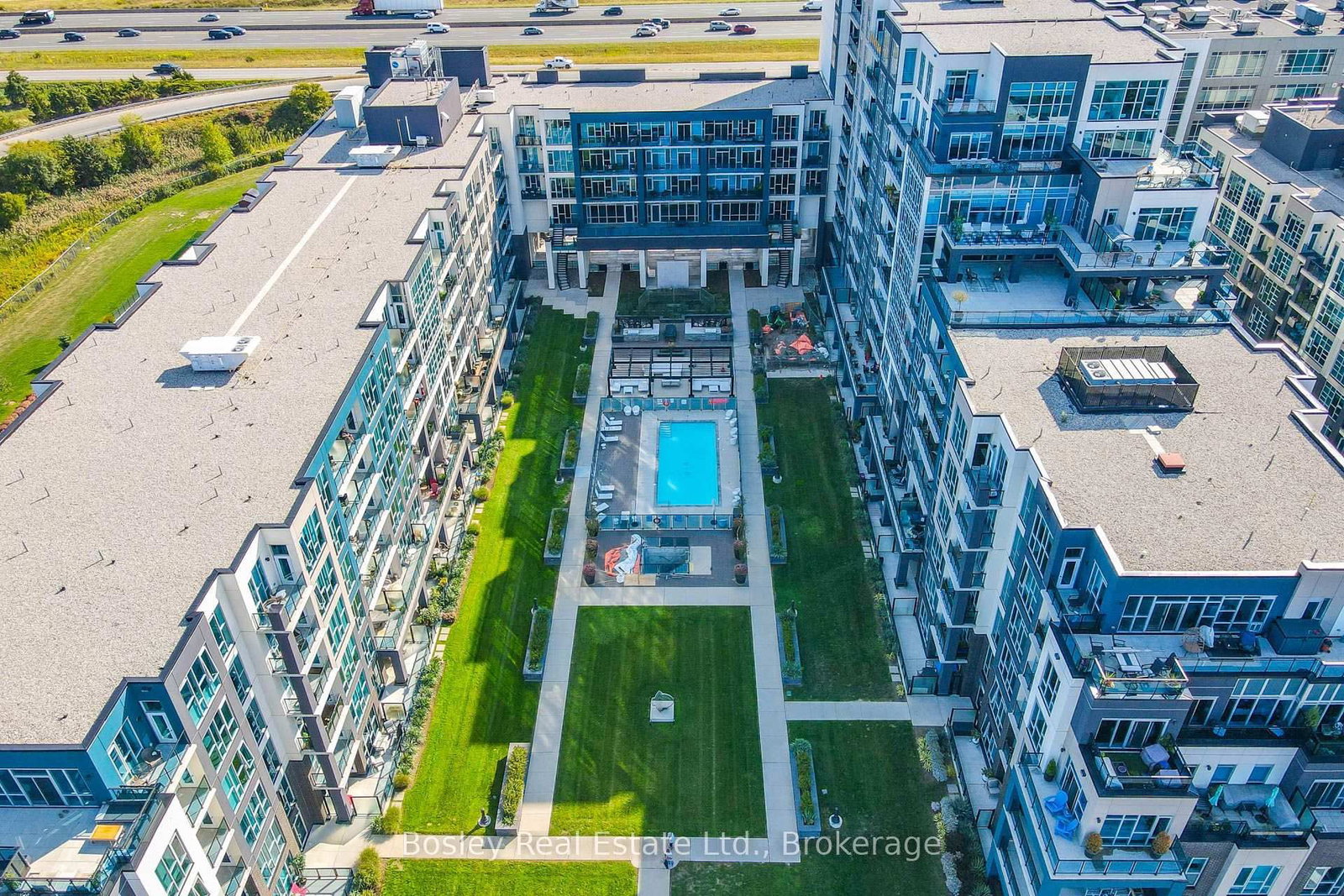 16 Concord Place • #550 • Grimsby, ON photo 3