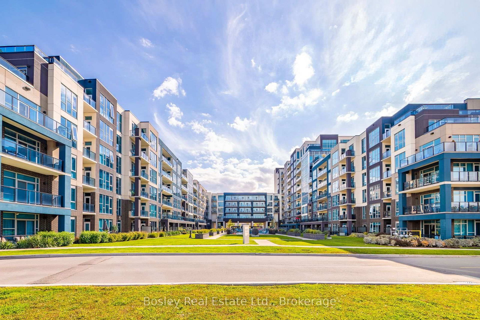 16 Concord Place • #550 • Grimsby, ON photo 6
