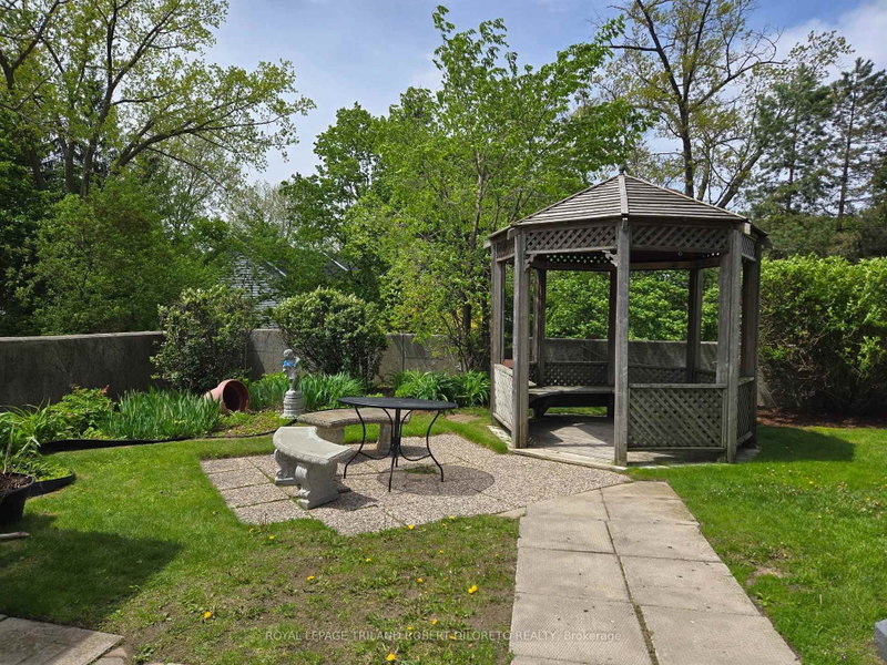 45 Pond Mills Rd photo 4