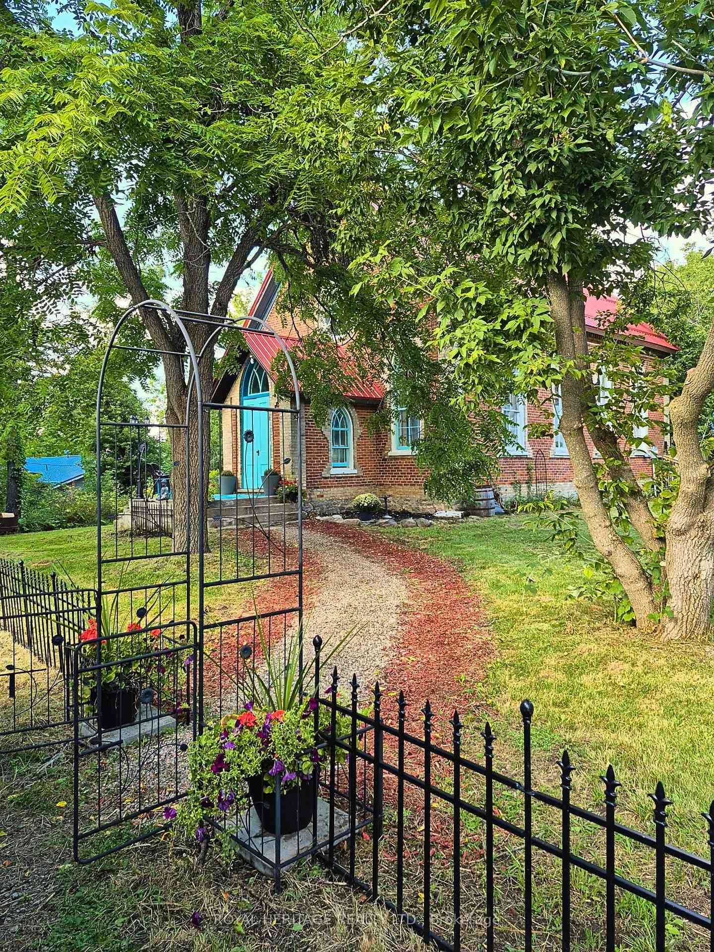 13 Richmond Street E • Kawartha Lakes, ON photo 2