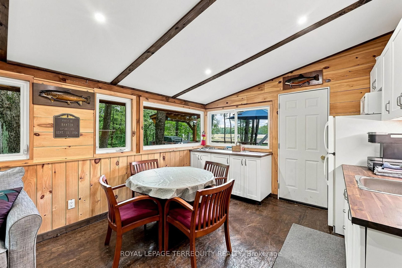 299 Swinburne Lane • Limoges, ON photo 14