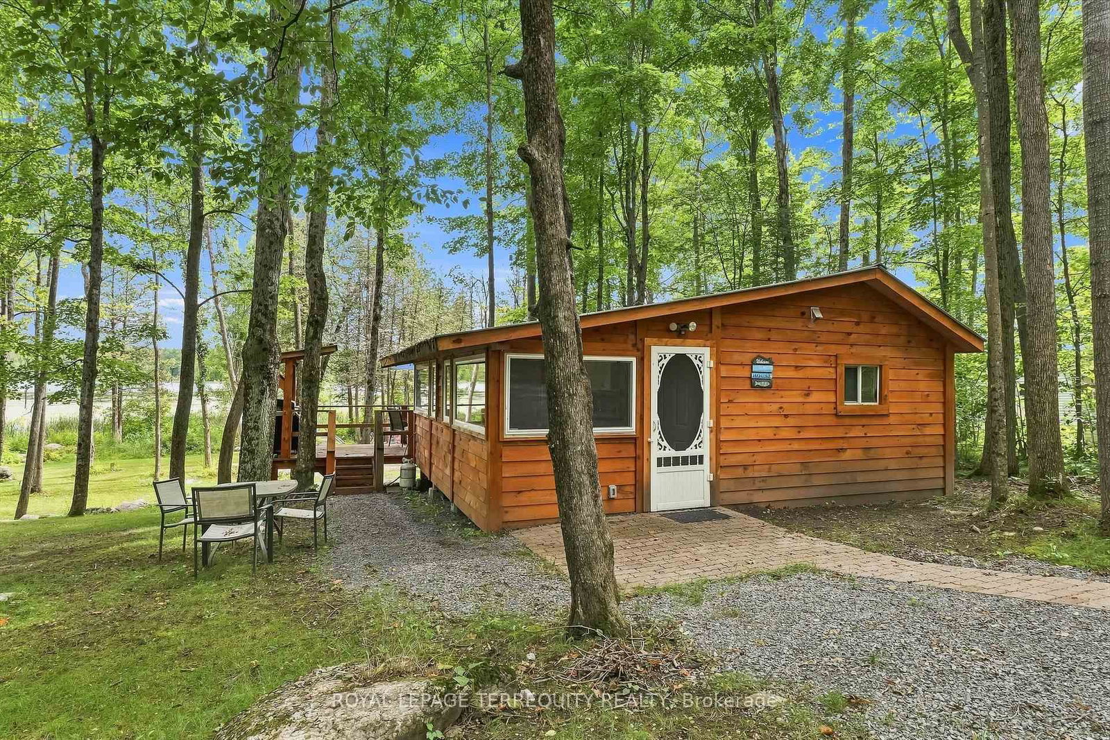 299 Swinburne Lane • Limoges, ON photo 8