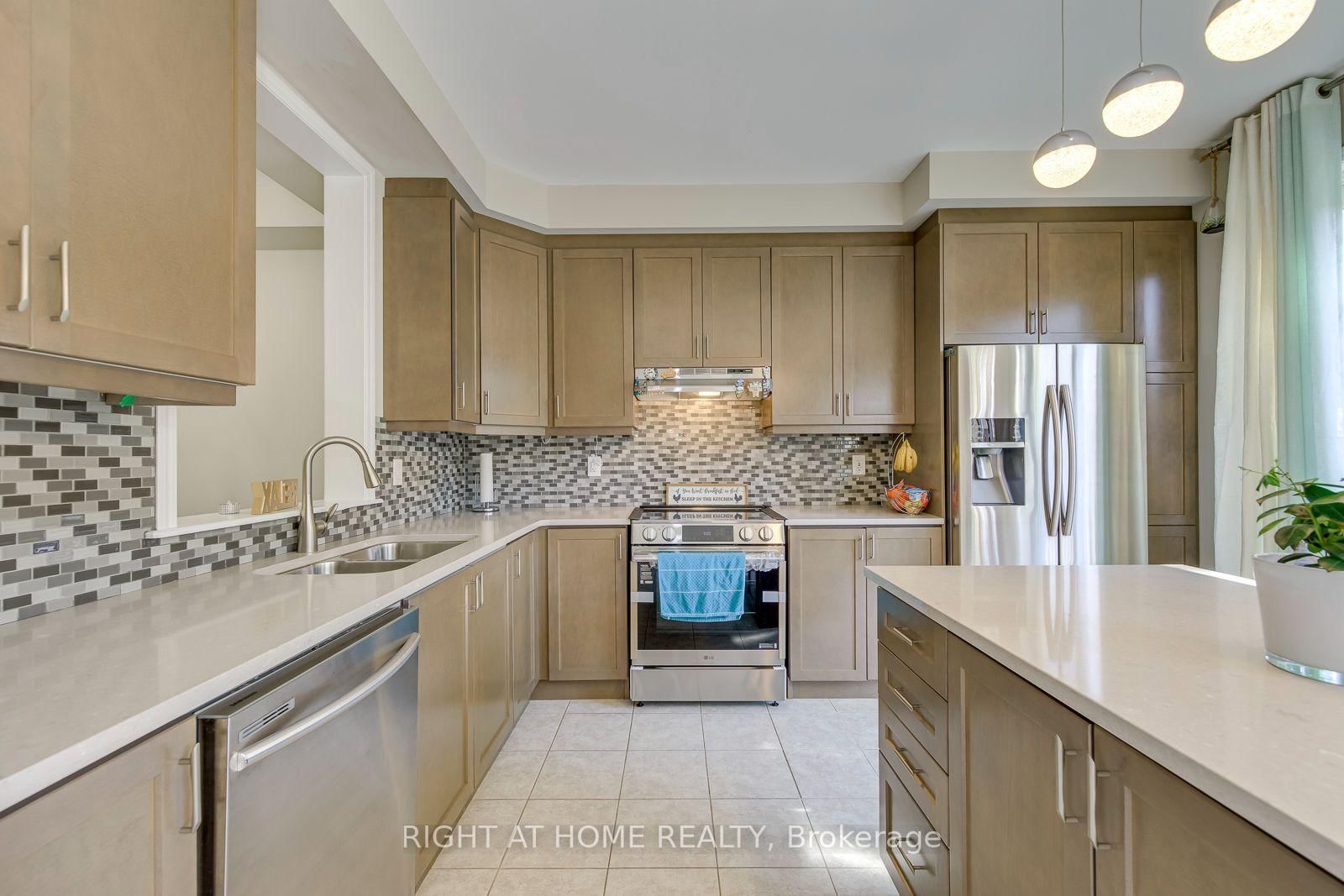 40 Stillwater Crescent • Hamilton, ON photo 14
