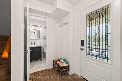 944 Warburton Crescent • Kingston, ON photo 4