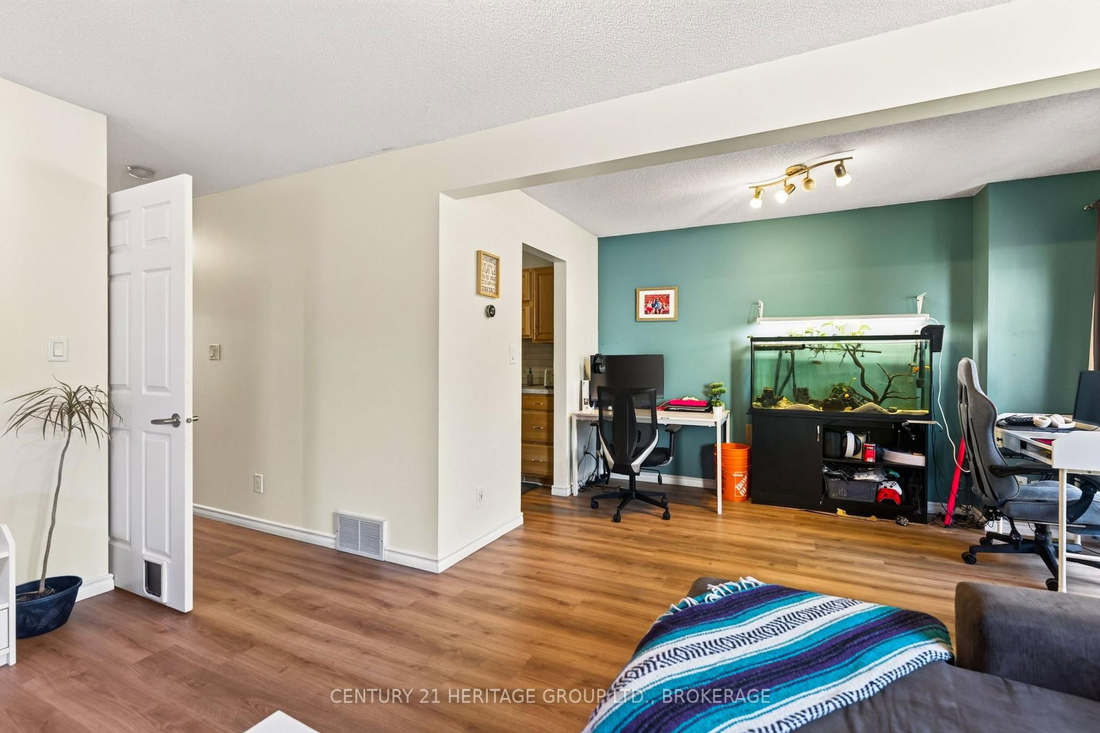 944 Warburton Crescent • Kingston, ON photo 8