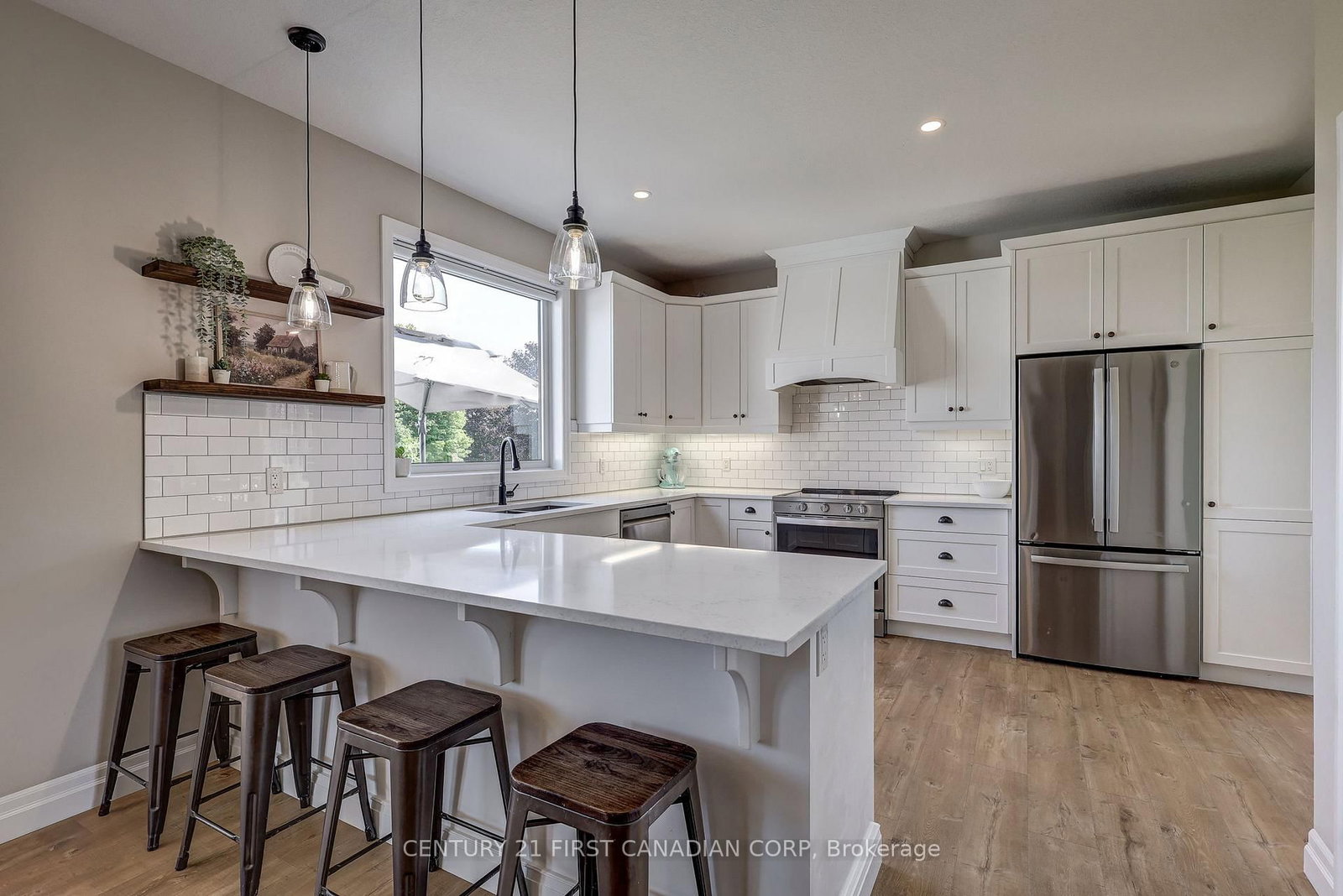35681 Talbot Line • Southwold, ON photo 11