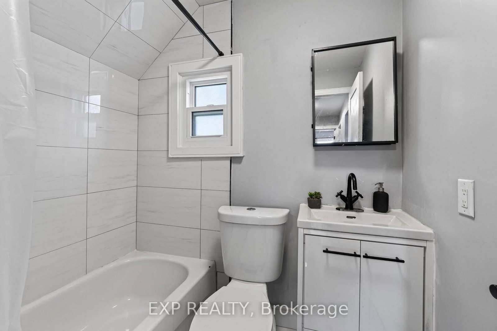 5 Newlands Avenue • Hamilton, ON photo 13