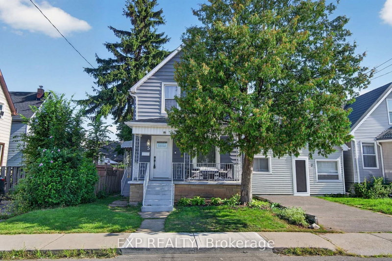 5 Newlands Avenue