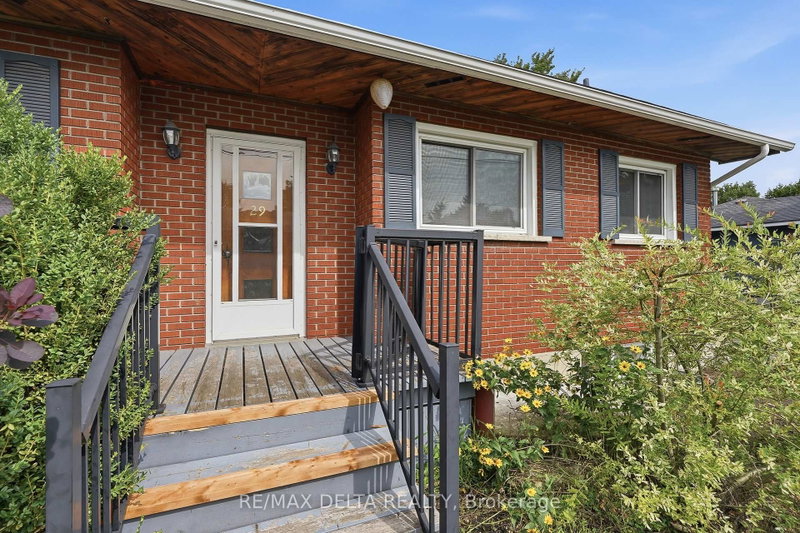 29 Catherine Street E