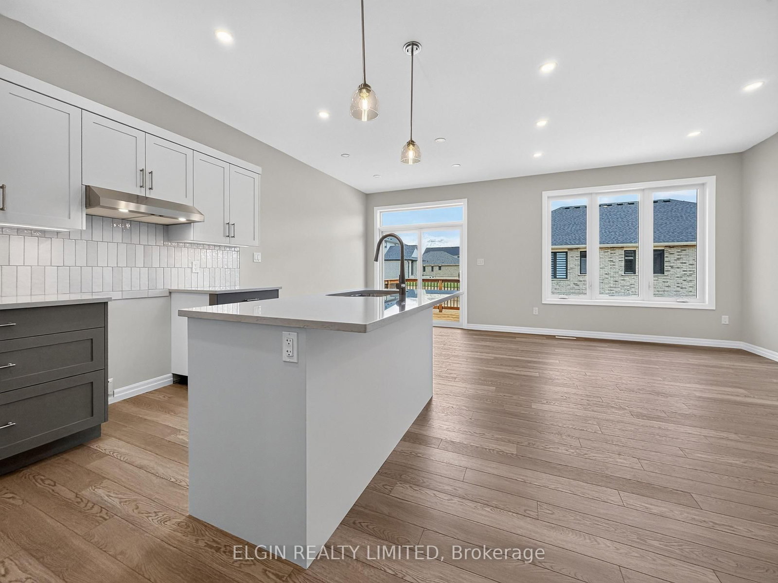 2 Thomas Court • Central Elgin, ON photo 12