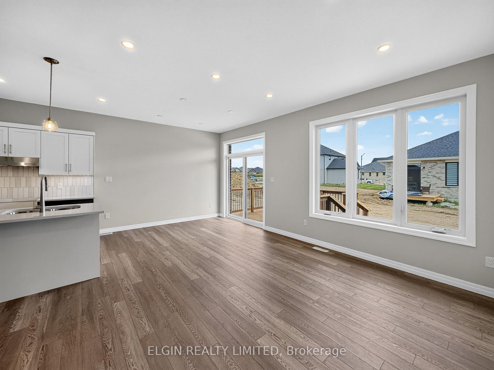 2 Thomas Court • Central Elgin, ON photo 13