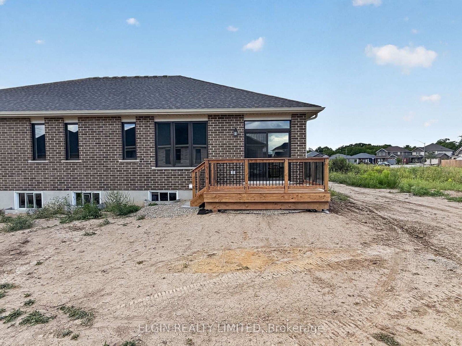 2 Thomas Court • Central Elgin, ON photo 28