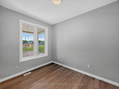 2 Thomas Court • Central Elgin, ON photo 4