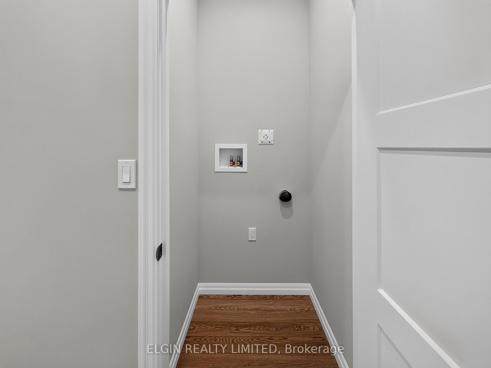 2 Thomas Court • Central Elgin, ON photo 8