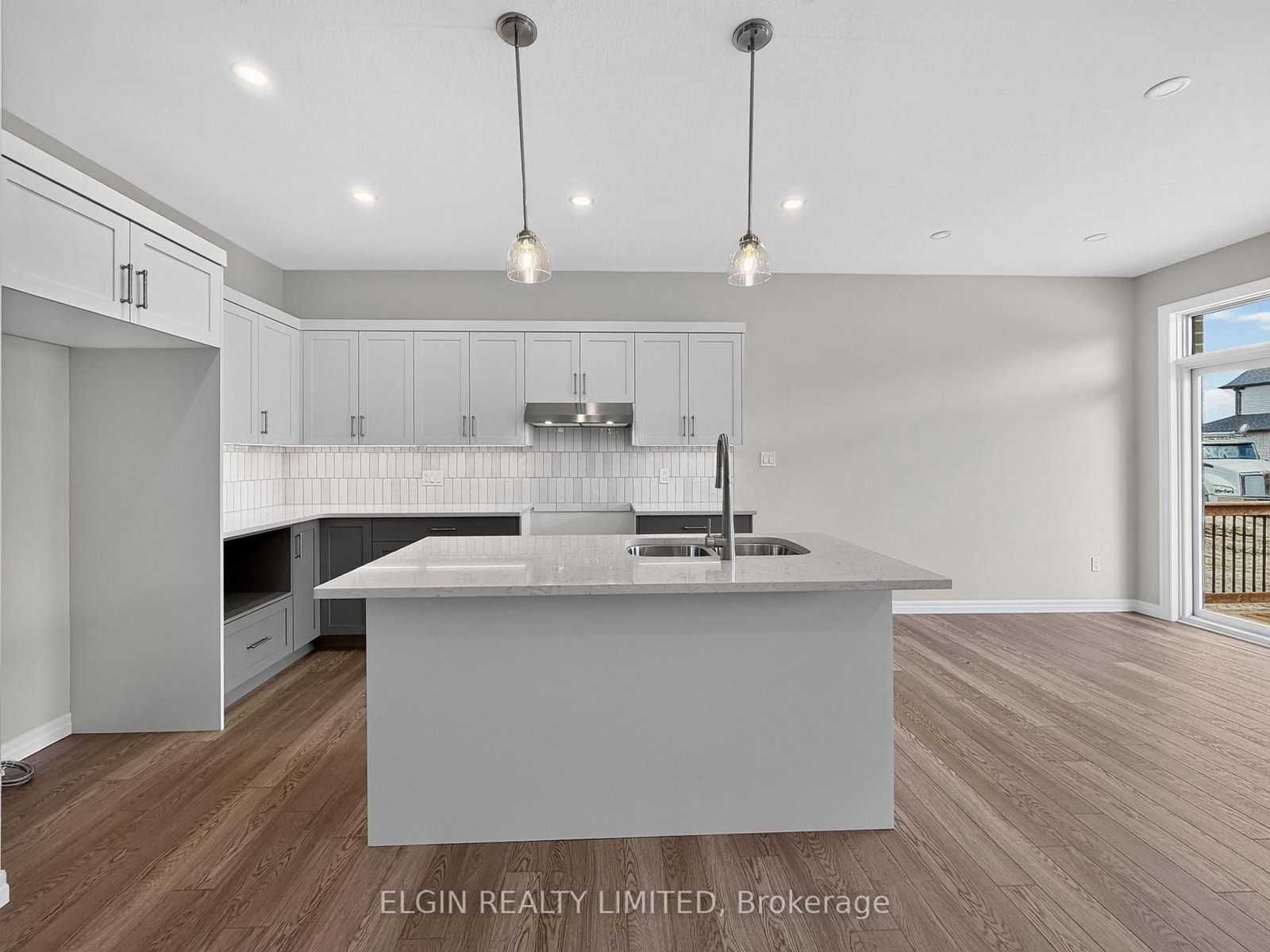2 Thomas Court • Central Elgin, ON photo 9