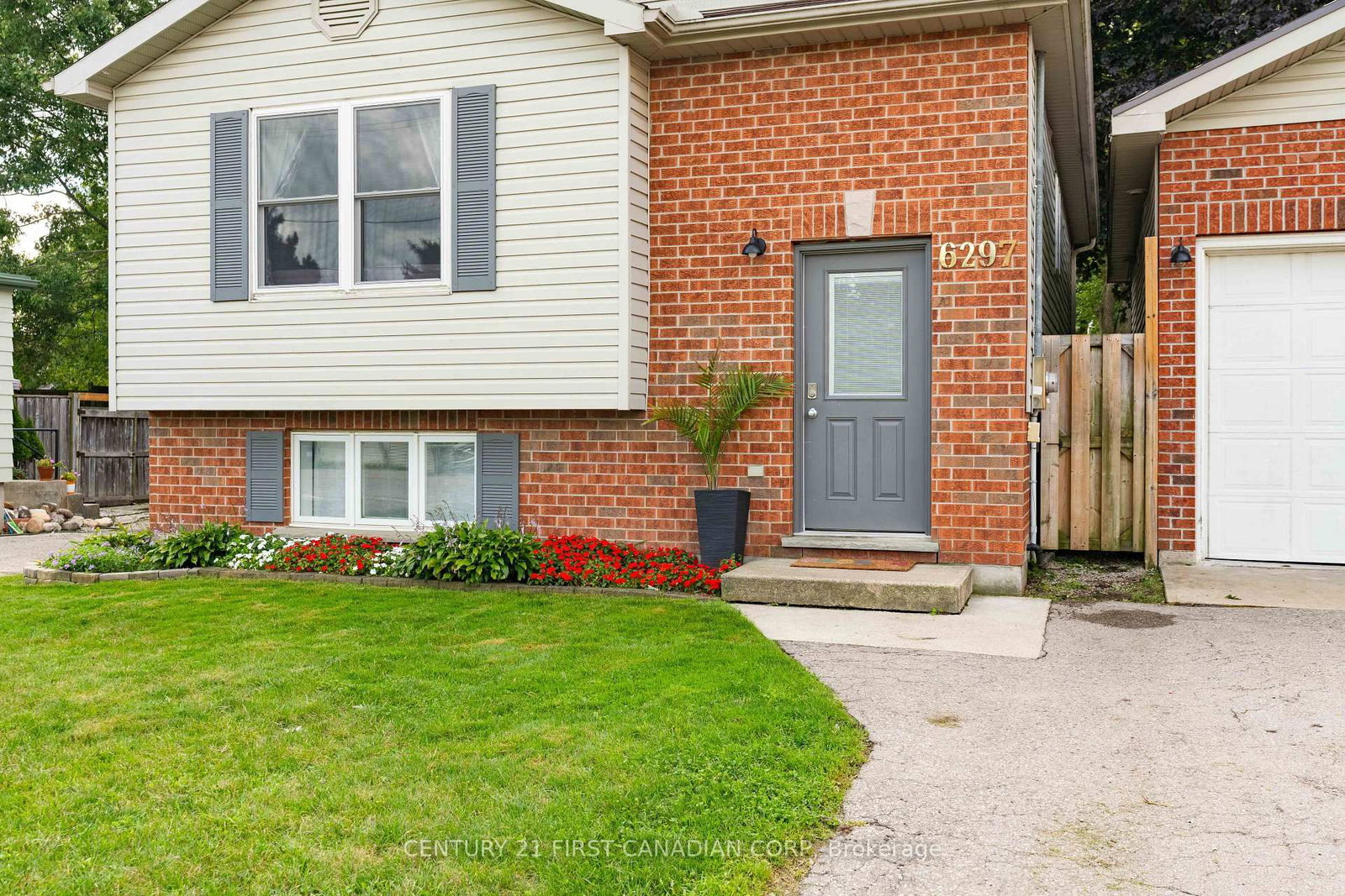 6297 William Street • Lucan Biddulph, ON photo 5
