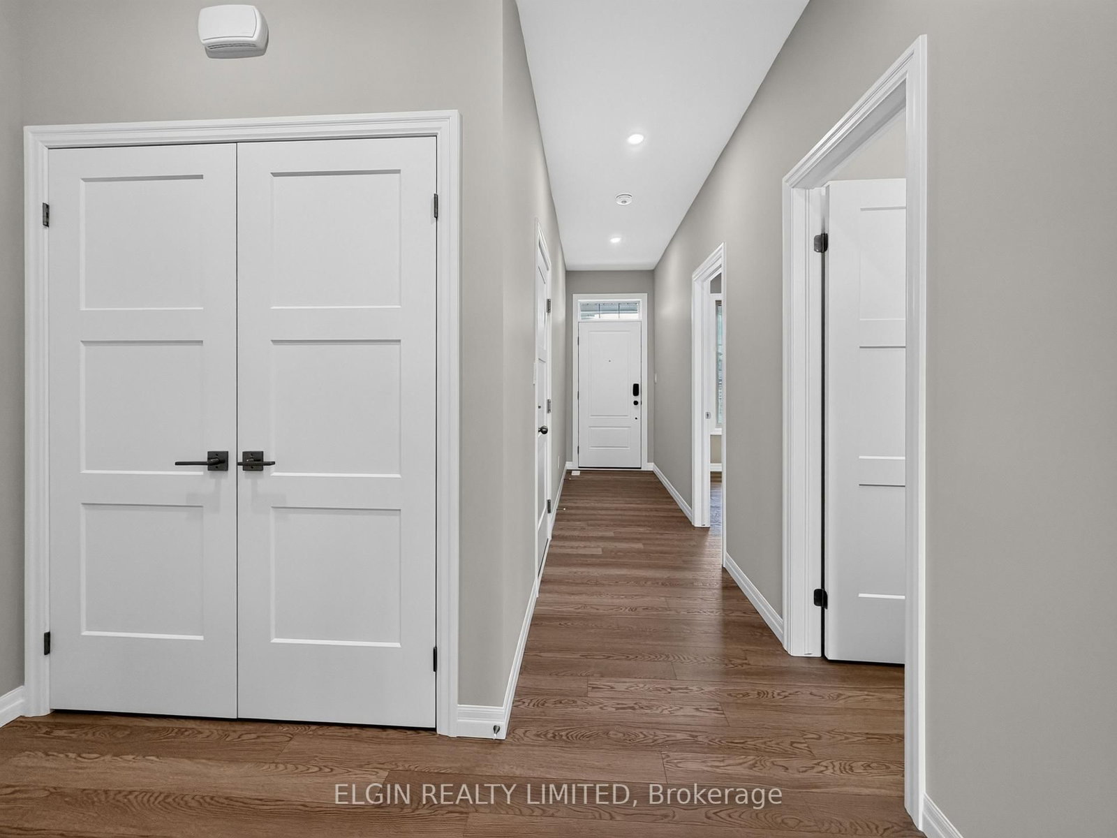 6 Thomas Court • Central Elgin, ON photo 4