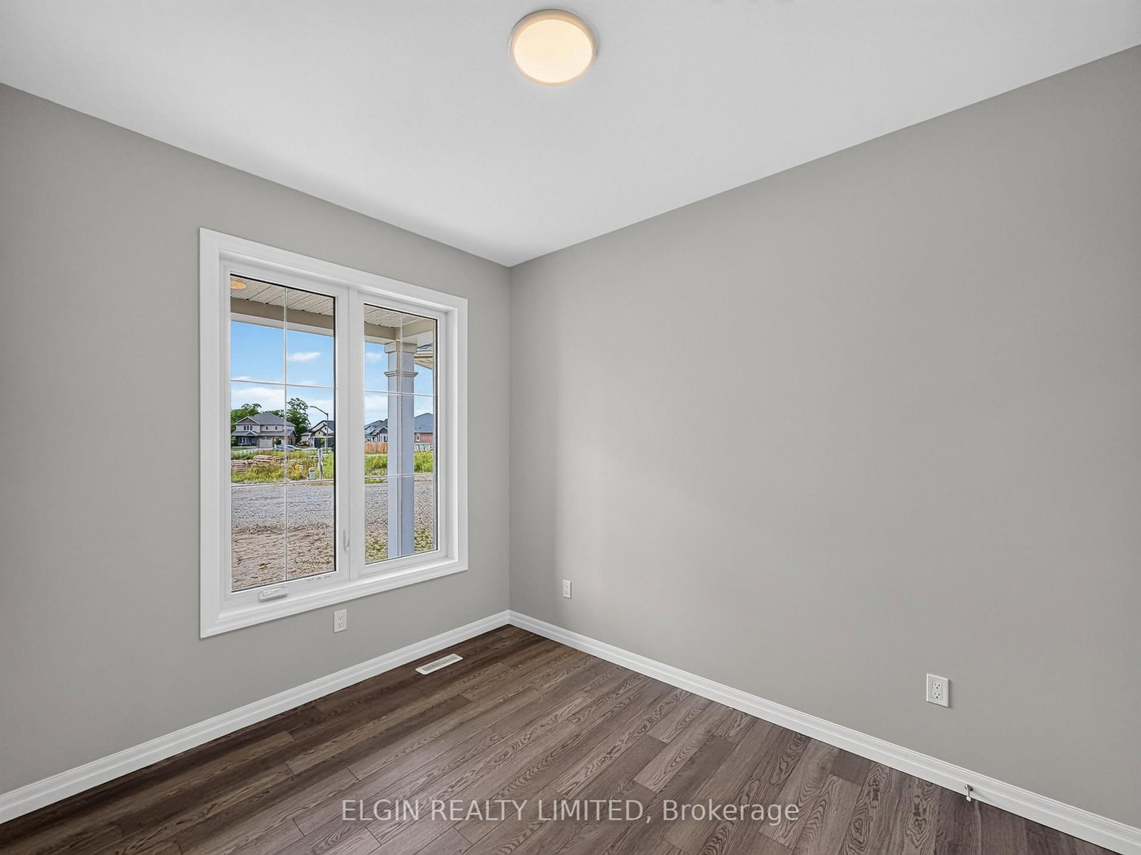 6 Thomas Court • Central Elgin, ON photo 5