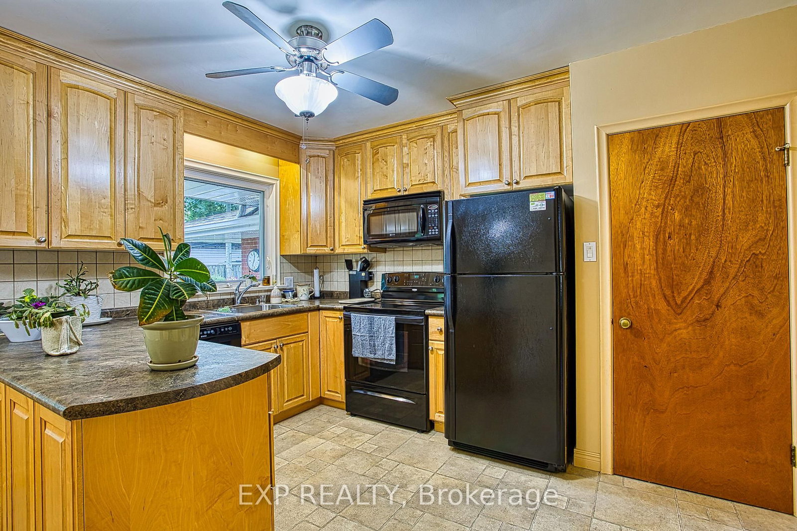 6 Cherrywood Avenue • Grimsby, ON photo 13