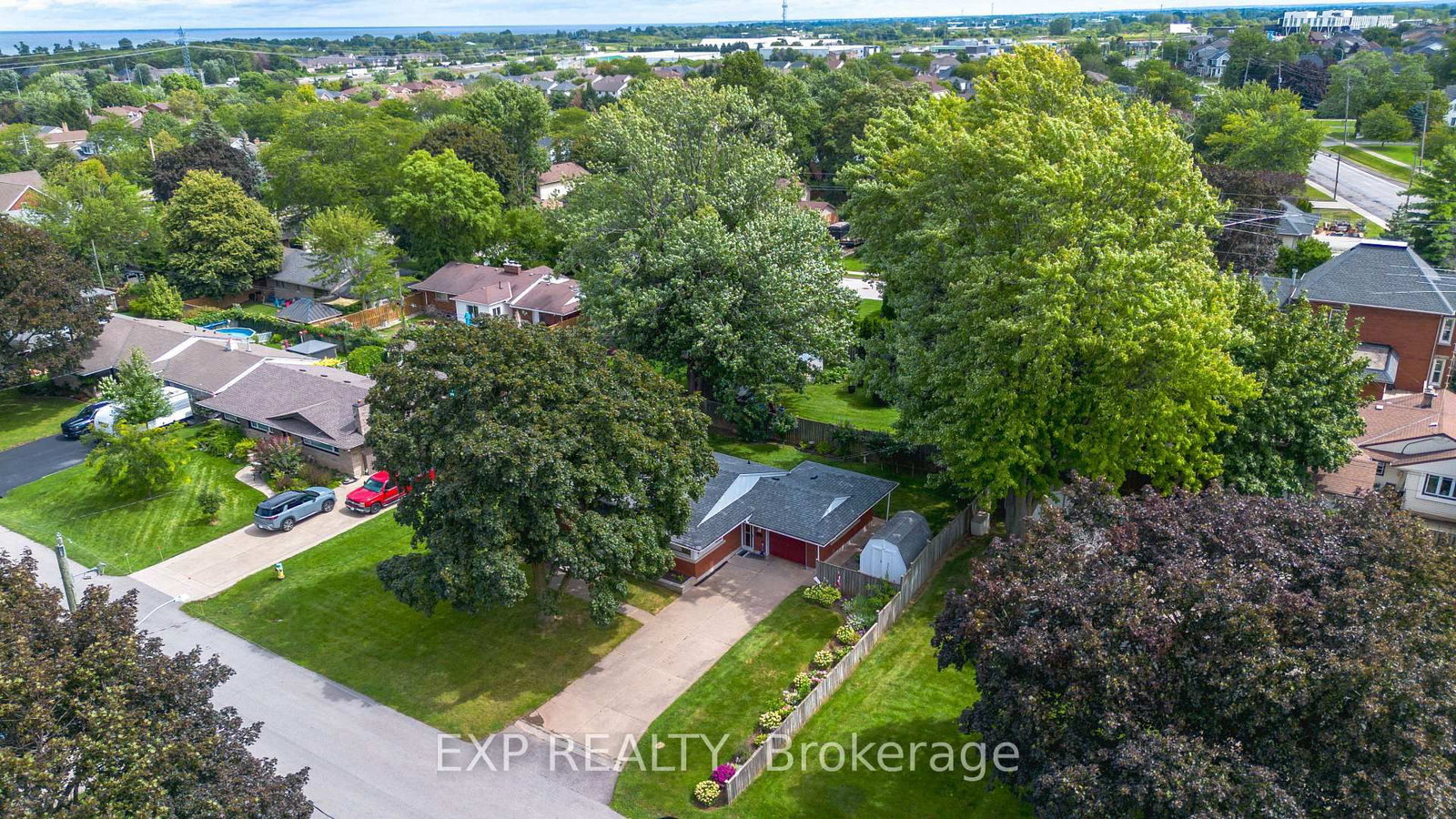 6 Cherrywood Avenue • Grimsby, ON photo 29