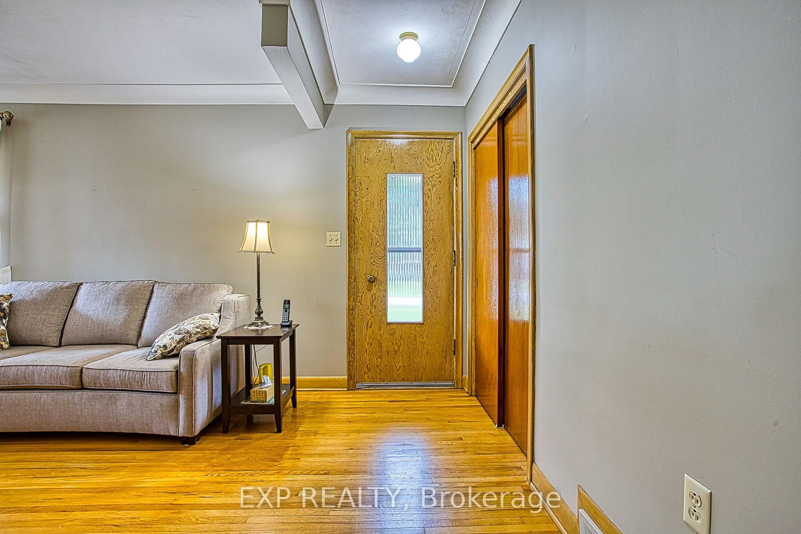 6 Cherrywood Avenue • Grimsby, ON photo 8