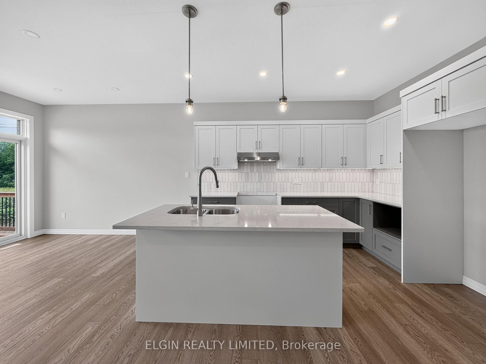 8 Thomas Court • Central Elgin, ON photo 10