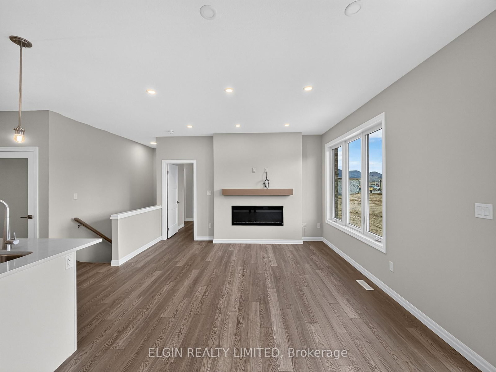 8 Thomas Court • Central Elgin, ON photo 16