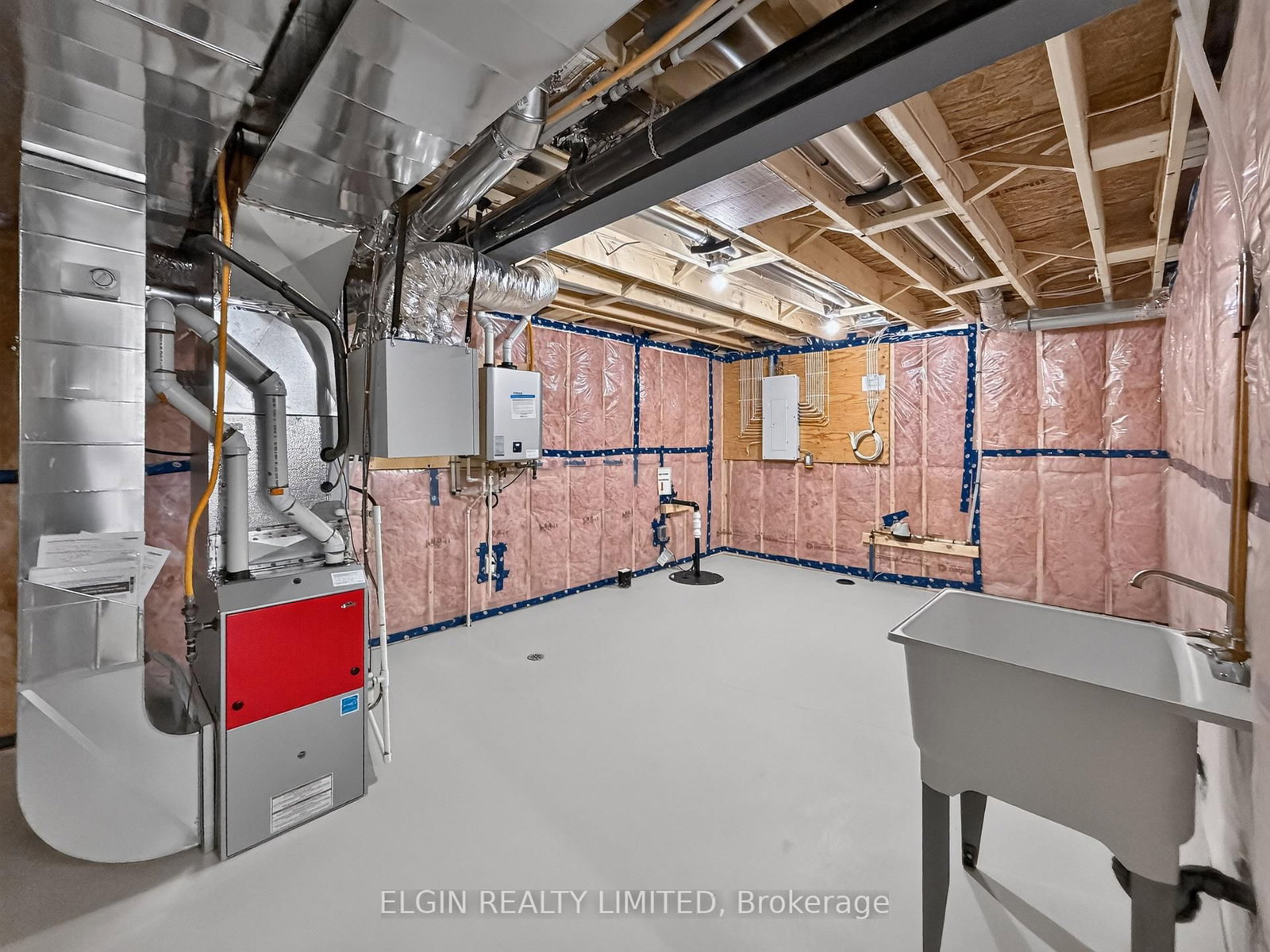 8 Thomas Court • Central Elgin, ON photo 29