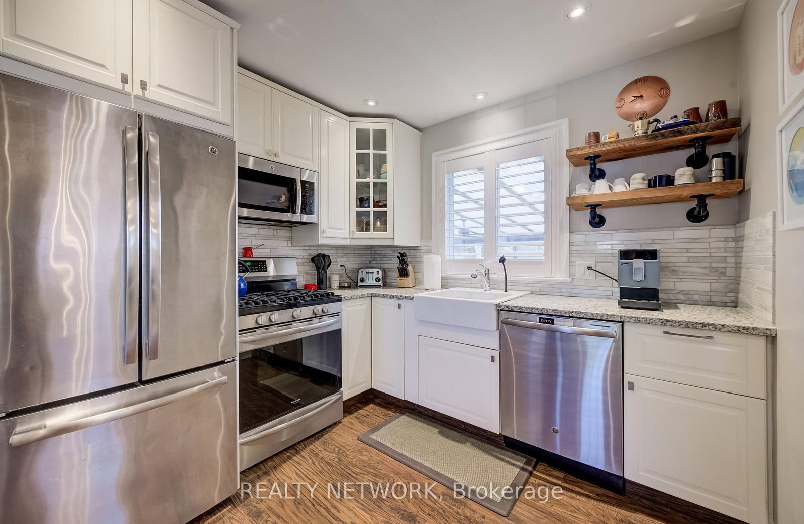 21 Loma Drive • Hamilton, ON photo 15