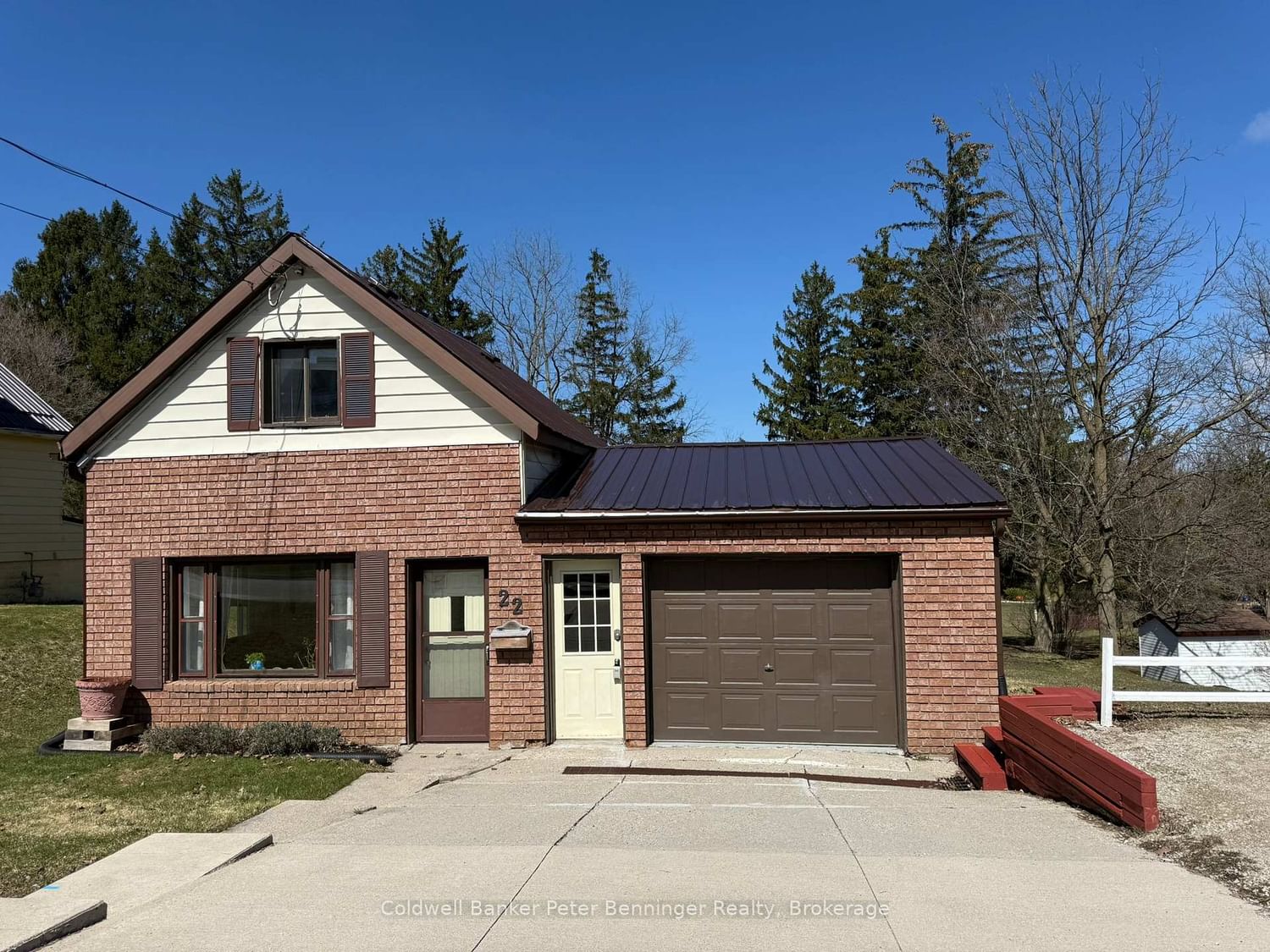 22 McGivern Street • Brockton, ON photo 1