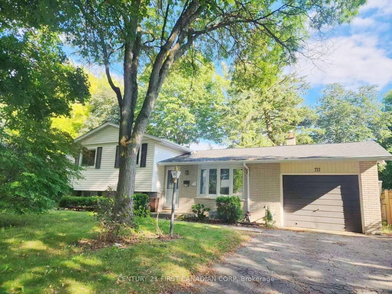 Upper Level - 711 Algoma Avenue
