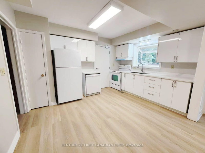 Upper Level - 711 Algoma Avenue
