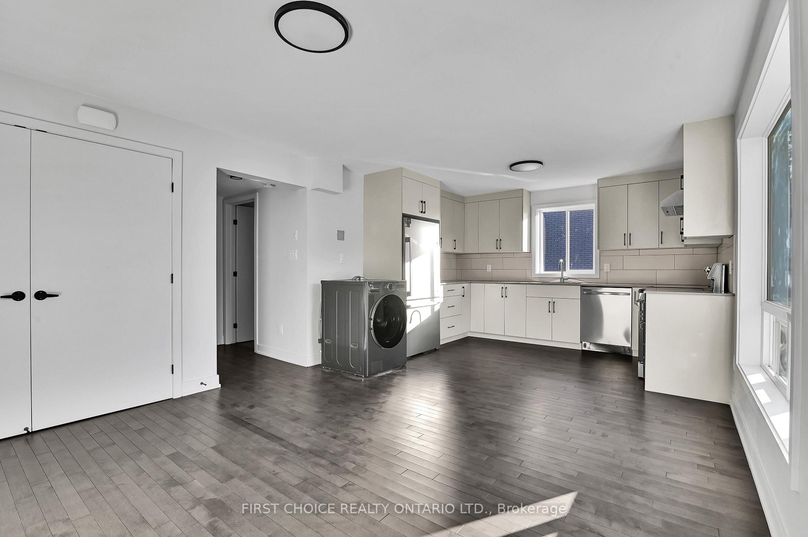 972 Dynes Road • Ottawa, ON photo 8