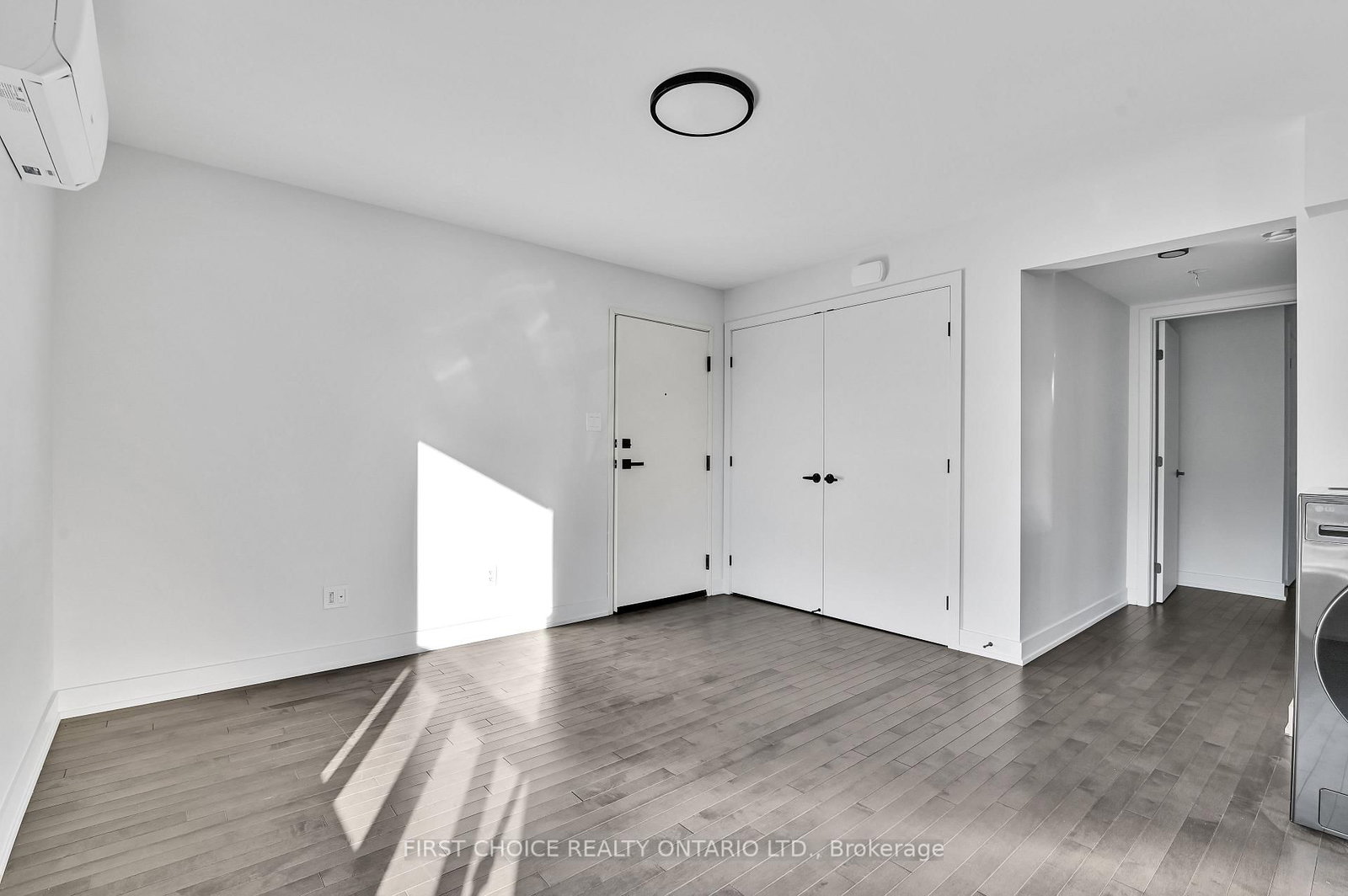 972 Dynes Road • Ottawa, ON photo 9