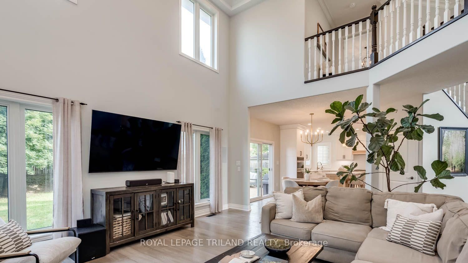 14 Willard Crescent • Middlesex Centre, ON photo 4