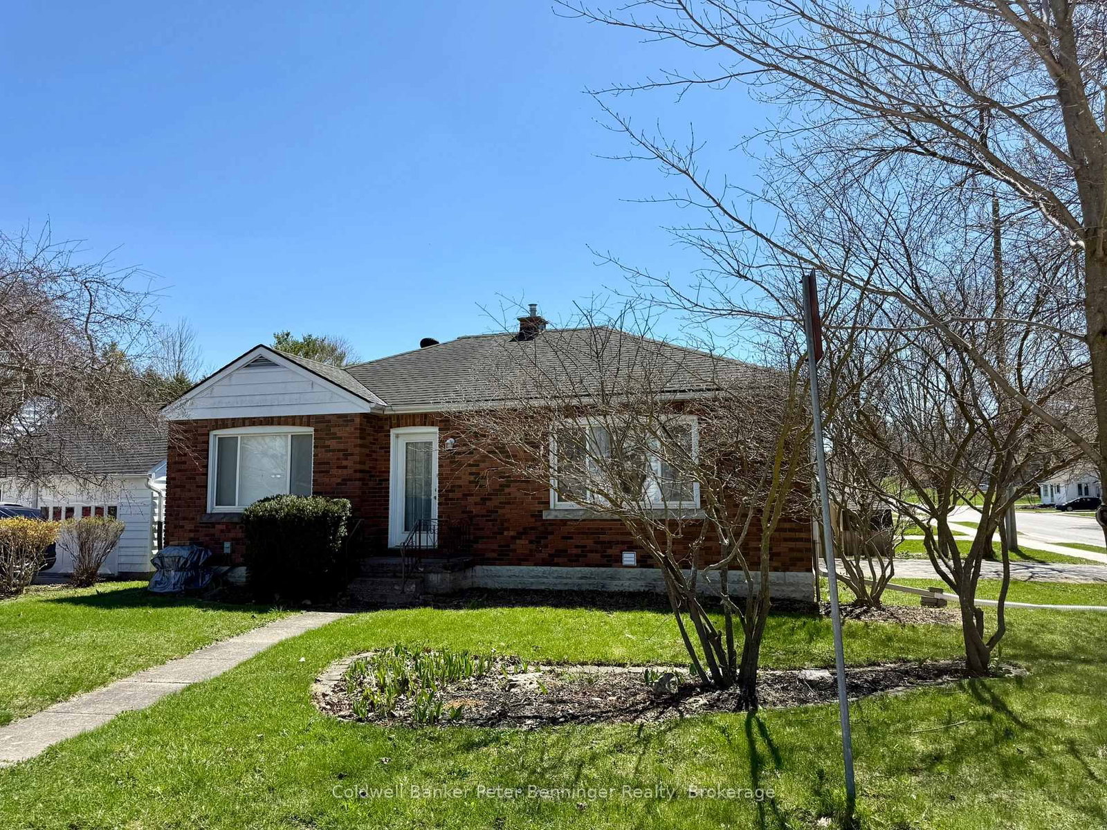 501 Napier Street • Brockton, ON photo 1