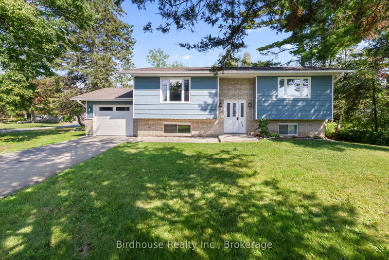 46 Riverside Dr photo 4