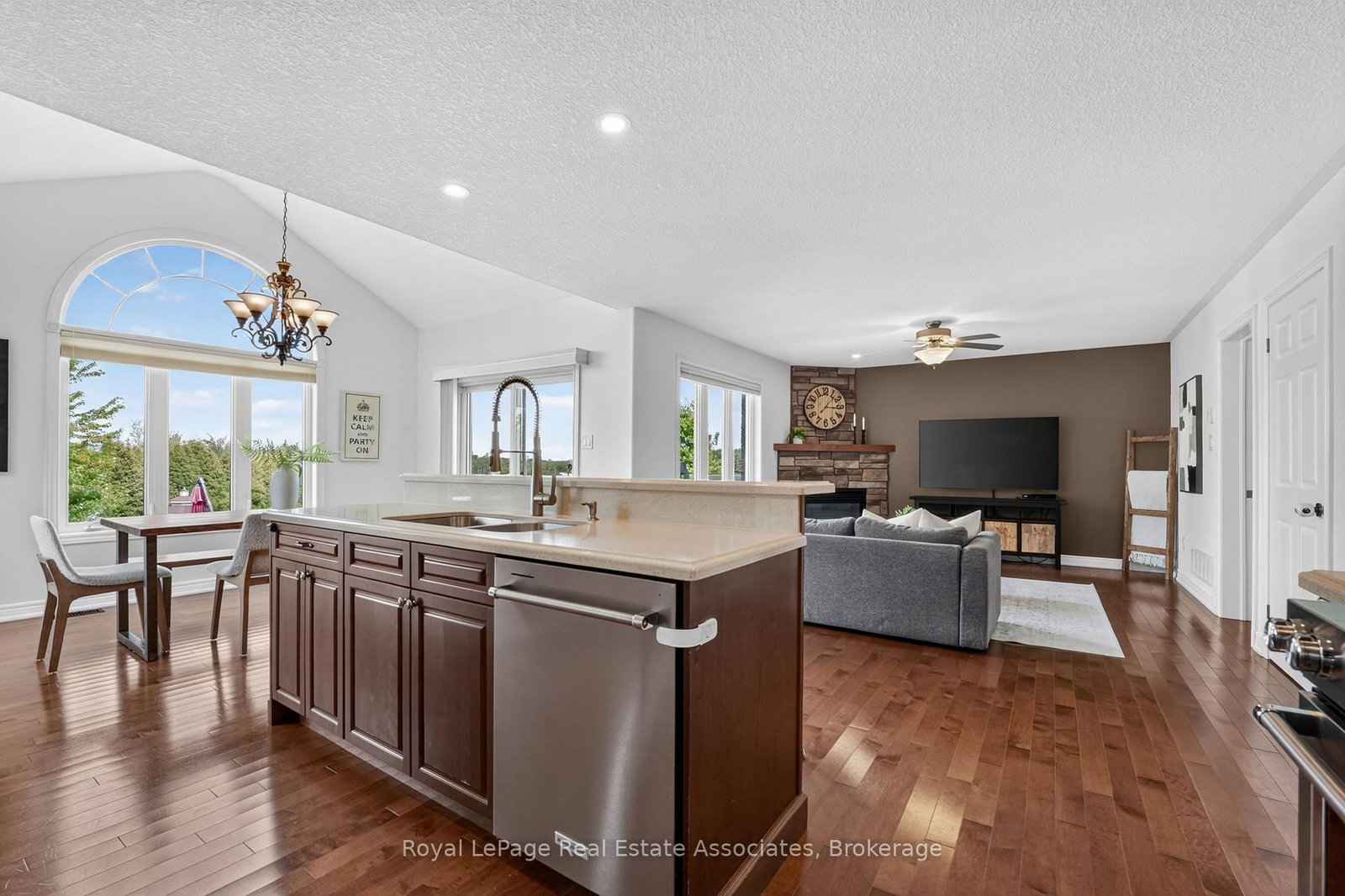 5767 Tenth Line • Erin, ON photo 12