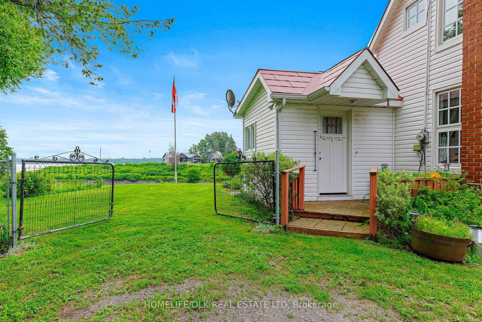 415 2 Highway S • Edwardsburgh/Cardinal, ON photo 4