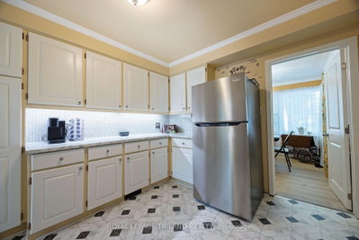10 Regent Street • St. Thomas, ON photo 9