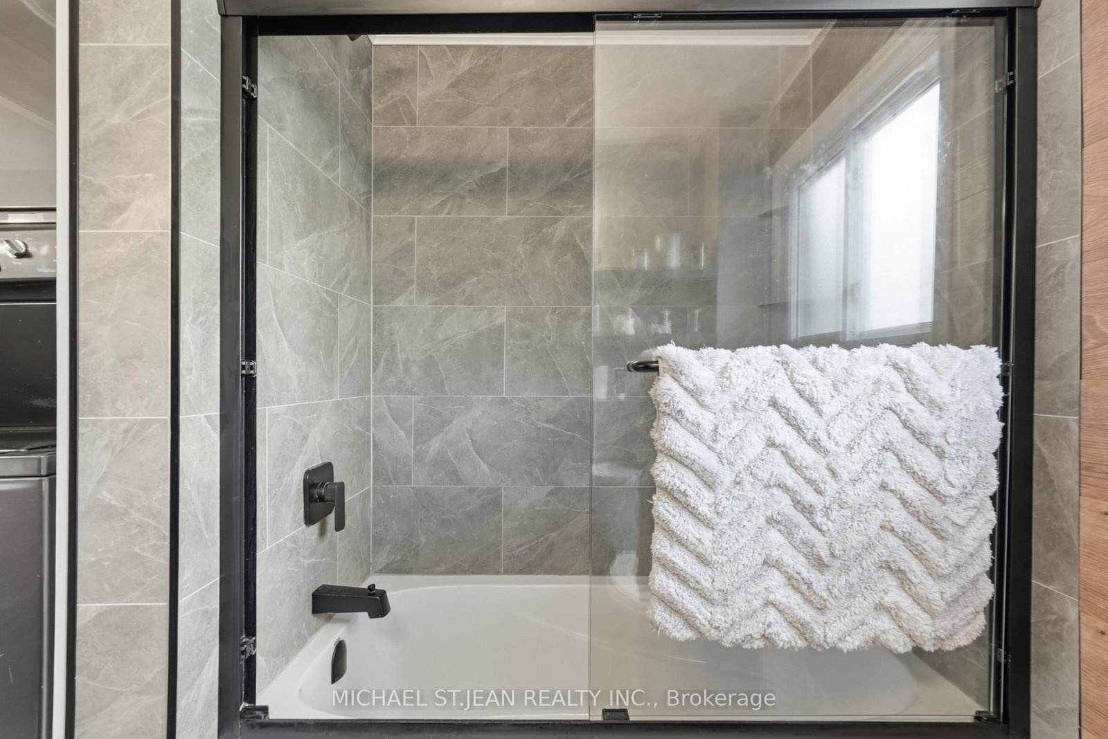 67 Robins Avenue • Hamilton, ON photo 32