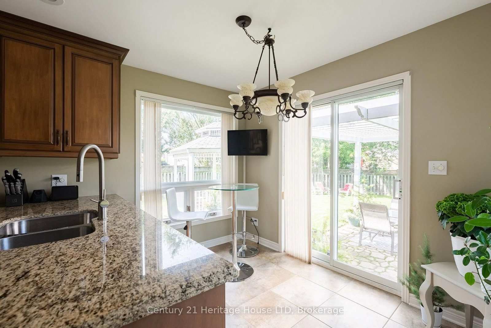 52 Farris Avenue • St. Catharines, ON photo 14