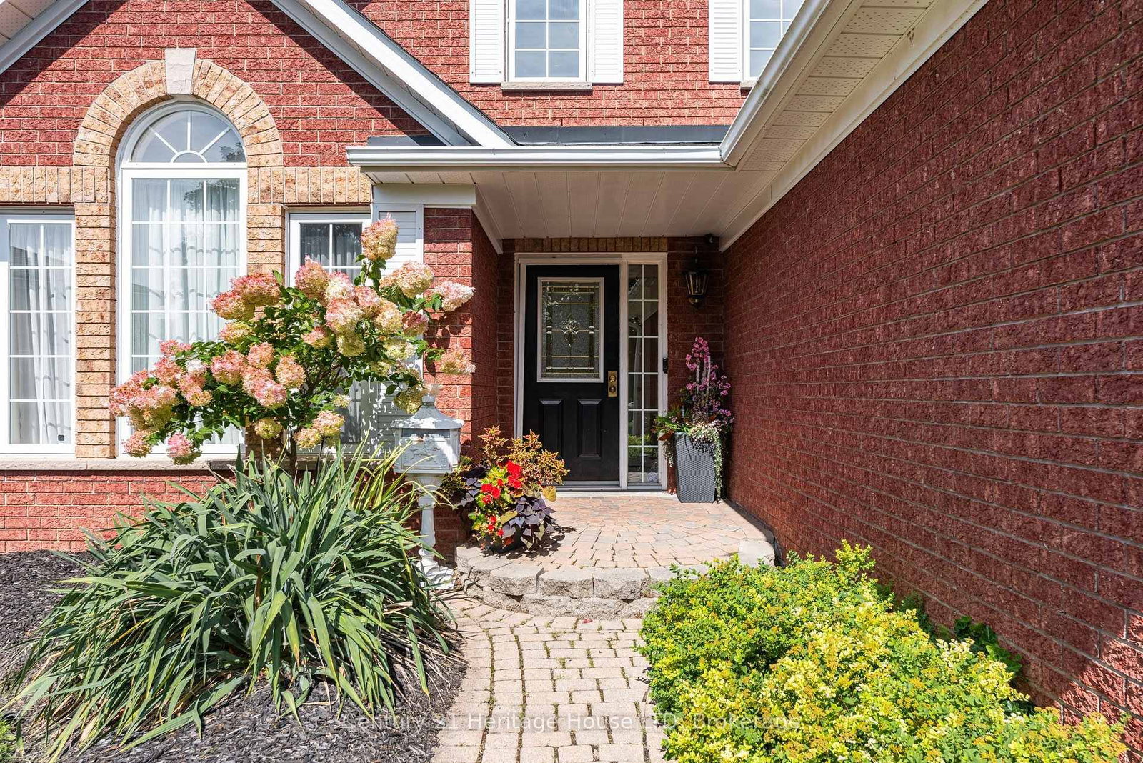 52 Farris Avenue • St. Catharines, ON photo 4