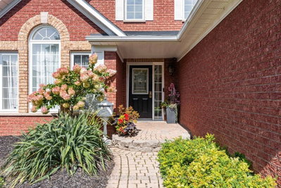 52 Farris Avenue • St. Catharines, ON photo 4